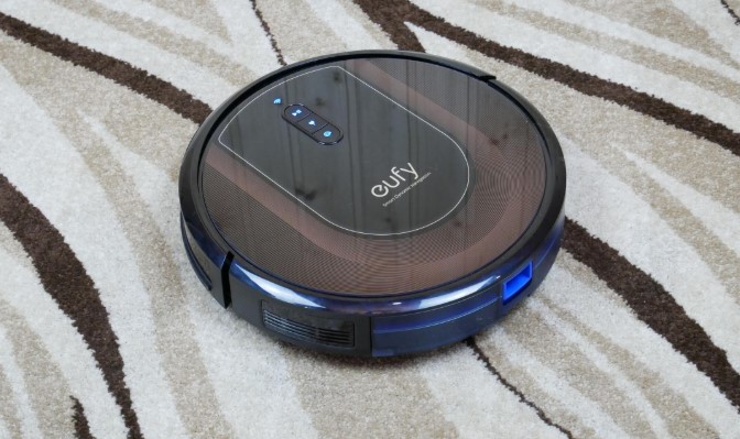Does a Eufy C15 by Anker Use Magnetic Strips